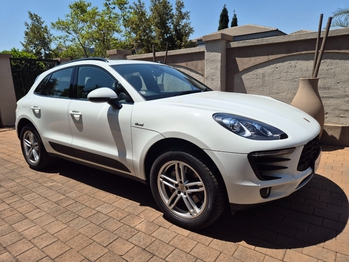 2017 Porsche Macan S main image